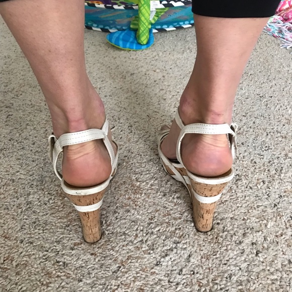Guess white wedges - Picture 6 of 7